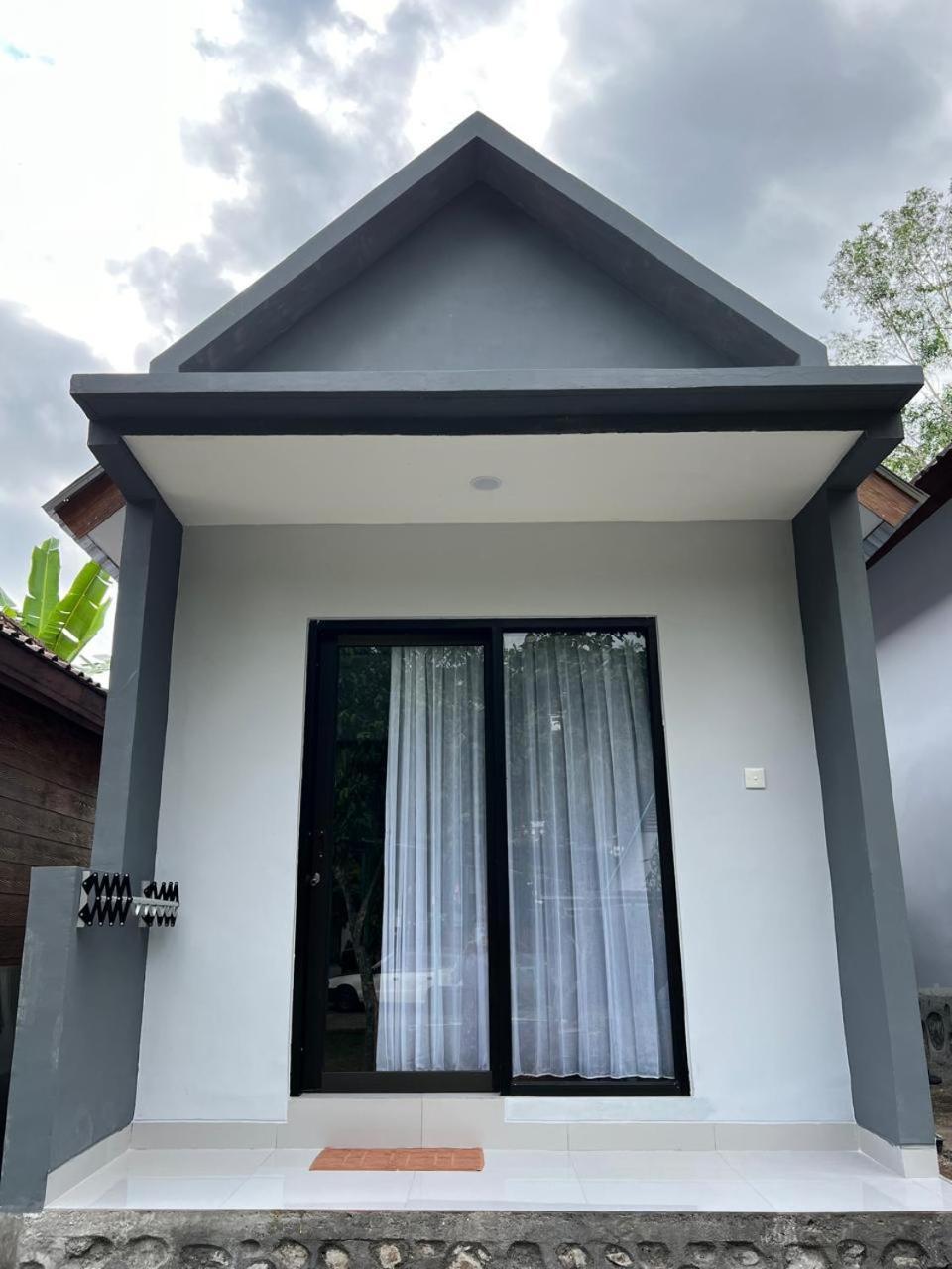 Makarma Resort Lombok Senggigi Exterior photo